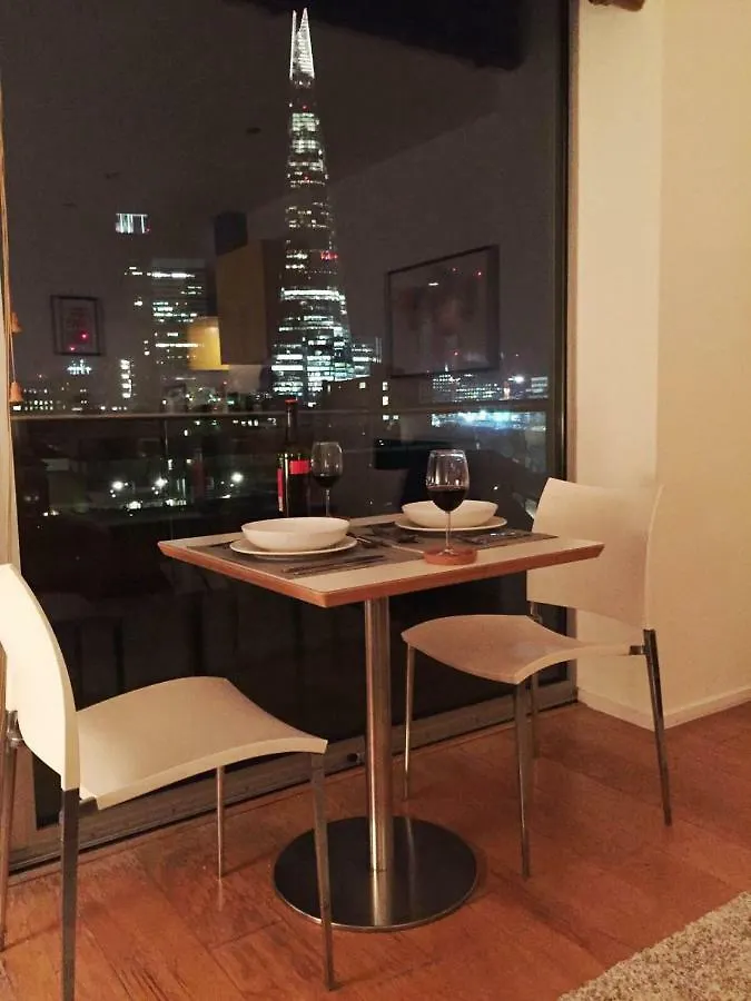 The Maltings Tower Bridge Apartment ロンドン