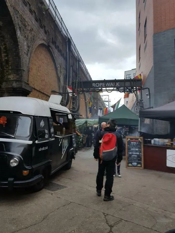 The Maltings Tower Bridge Apartment ロンドン