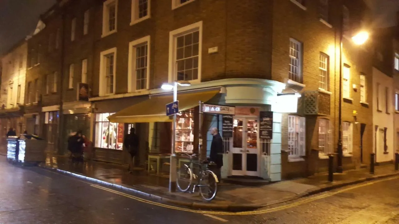 The Maltings Tower Bridge Apartment ロンドン